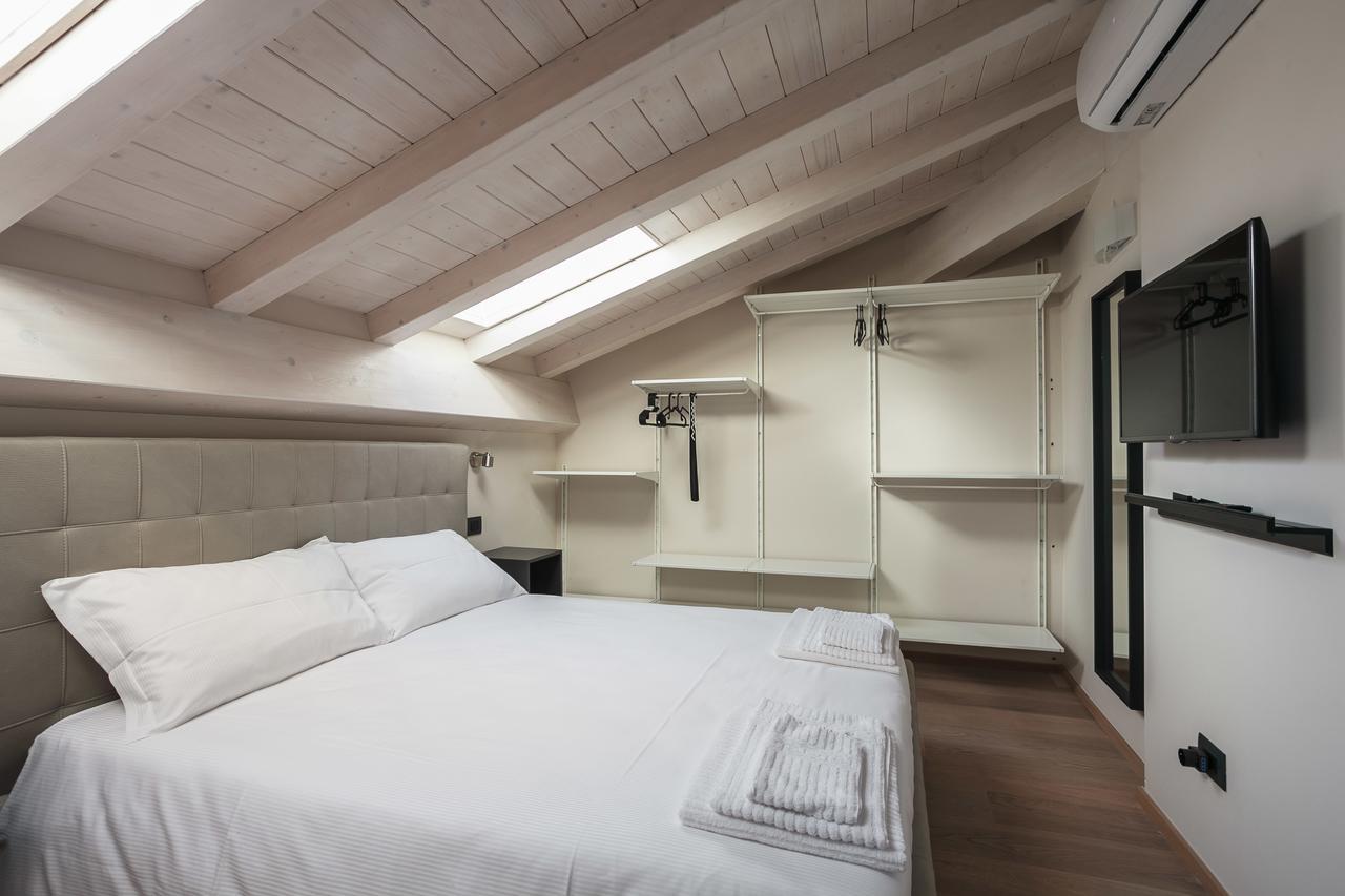 Sant'Orsola Suites Apartments Болонья Екстер'єр фото