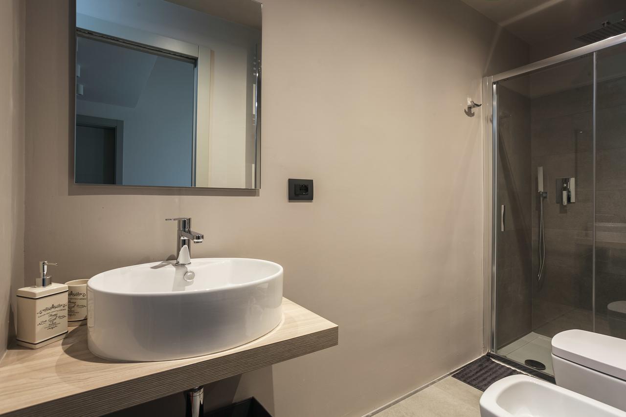 Sant'Orsola Suites Apartments Болонья Екстер'єр фото