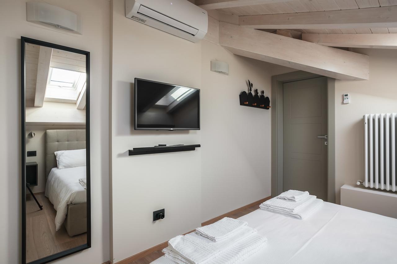 Sant'Orsola Suites Apartments Болонья Екстер'єр фото