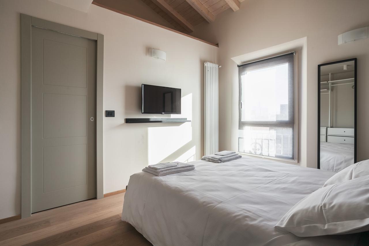 Sant'Orsola Suites Apartments Болонья Екстер'єр фото