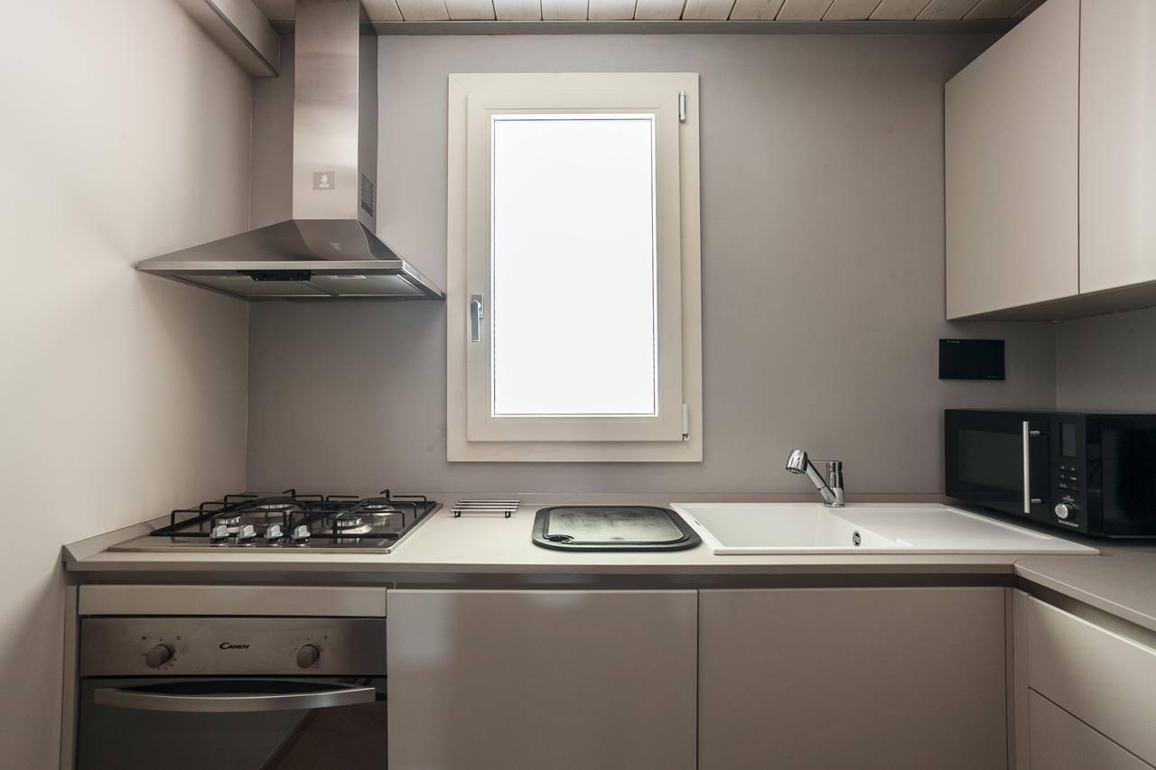 Sant'Orsola Suites Apartments Болонья Екстер'єр фото